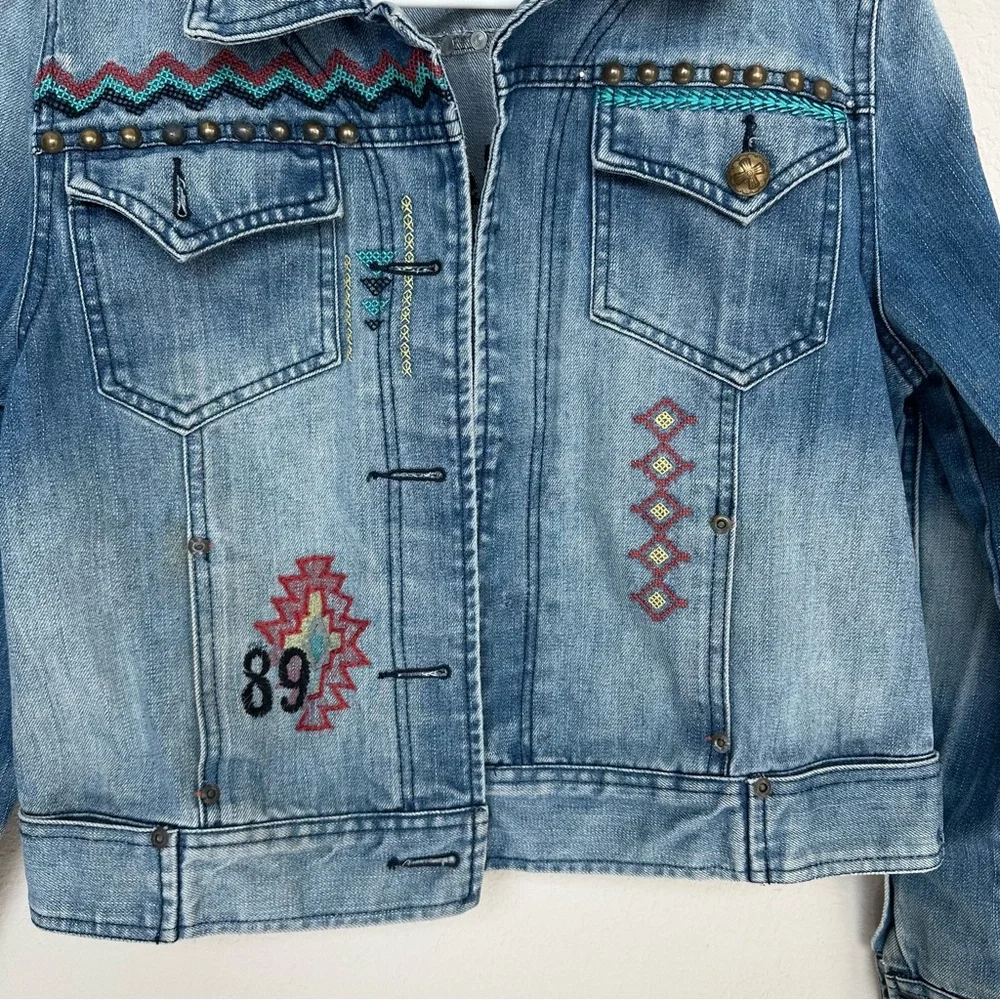 Double D Ranch Light Blue Denim Thunderbird Embroidered Jean Jacket - Picture 5 of 15